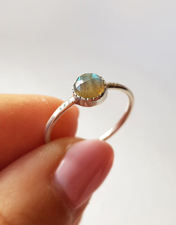 sterling silver ring with labradorite