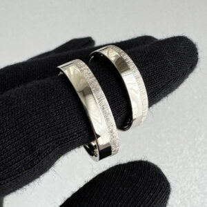 Balto aukso vestuviniai ziedai