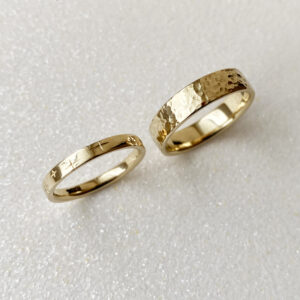 yellow gold wedding rings
