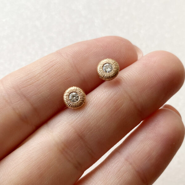 small everyday diamond earrings