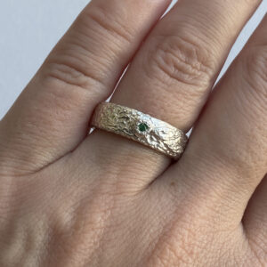 One of a kind silver ring with tiny emerald