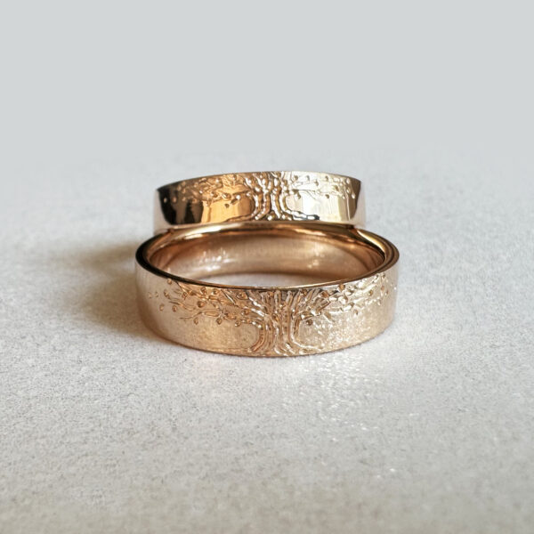 Vestuviniai žiedai su medžių motyvais Vestuviniai žiedai su medžių motyvais