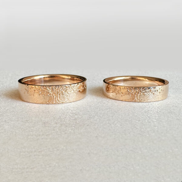 vestuviniai ziedai su medziais Vestuviniai žiedai su medžių motyvais